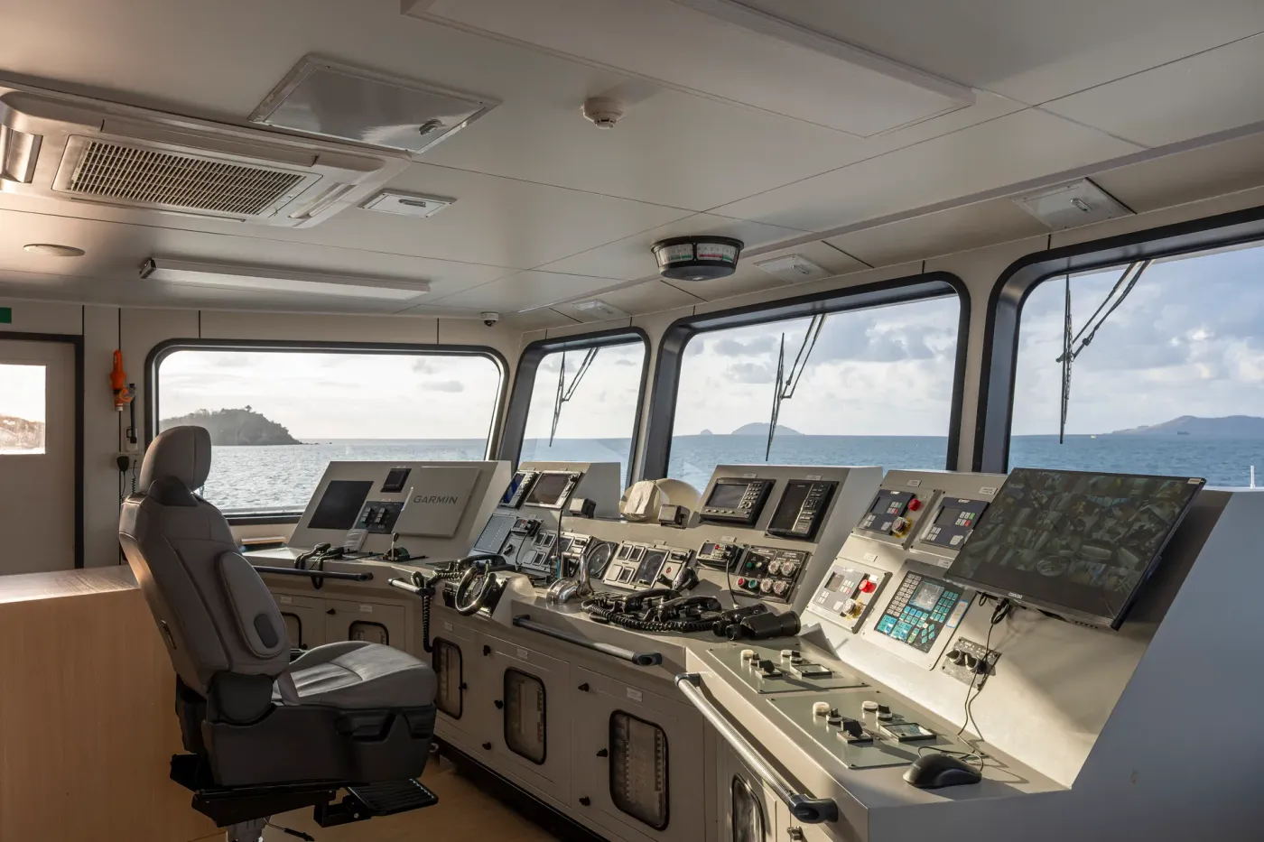 Bridge of the King Neptune liveaboard with radar, GPS and radio equipment