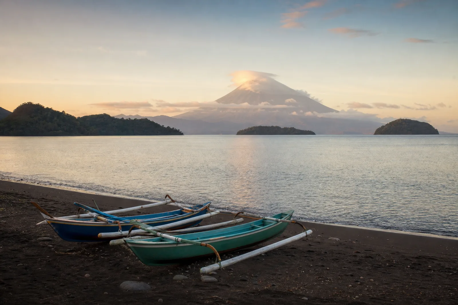 Maumere Diving: Flores Bay and Gateway Guide